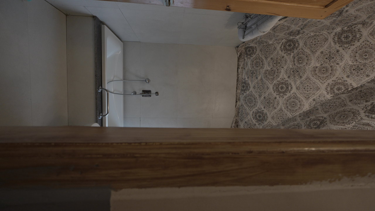 Bathtub inside a Maldevta Farms cottage bathroom