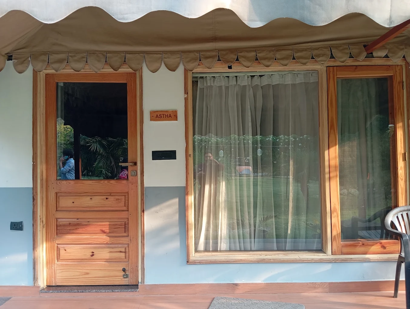 Front entrance and veranda of a Maldevta Farms cottage